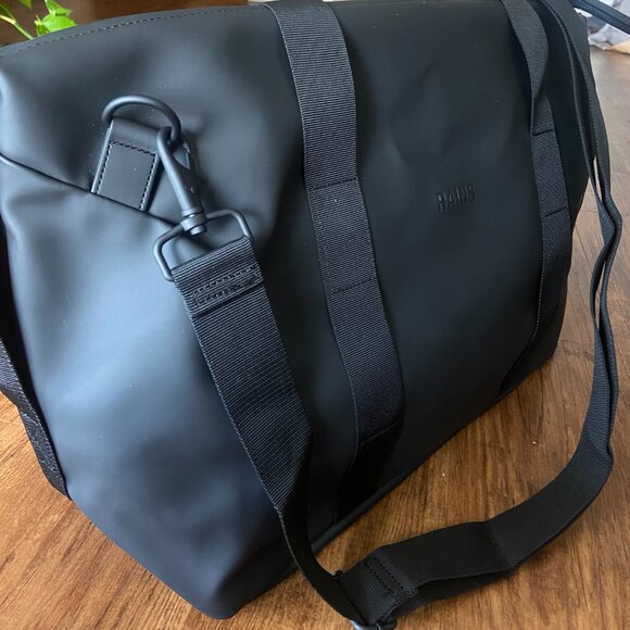 RAINS Hilo Small Weekendbag Black at CareOfCarl.com Rains Hilo Black Weekend Bag